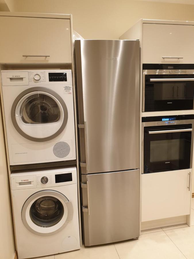 London Luxury Apartments 5 Min Walk From Ilford Station, With Free Parking Free Wifi Екстериор снимка