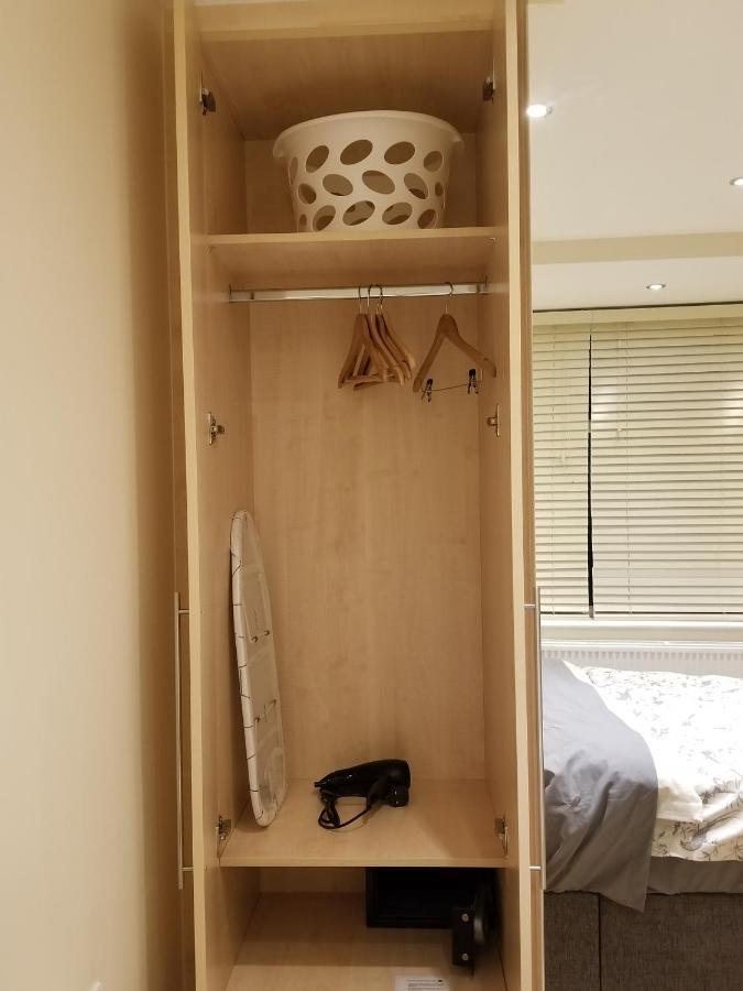 London Luxury Apartments 5 Min Walk From Ilford Station, With Free Parking Free Wifi Екстериор снимка