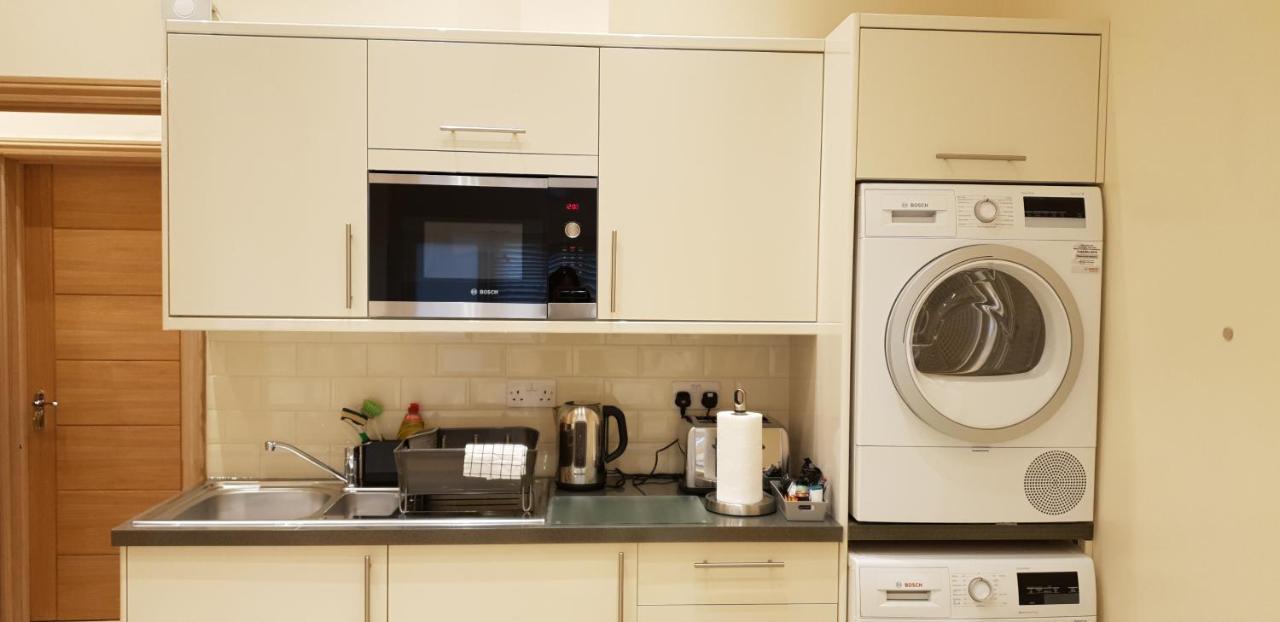 London Luxury Apartments 5 Min Walk From Ilford Station, With Free Parking Free Wifi Екстериор снимка