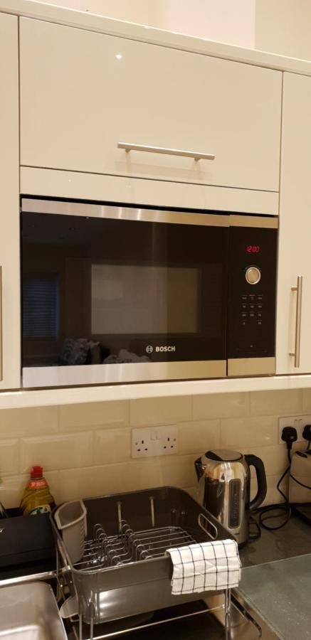 London Luxury Apartments 5 Min Walk From Ilford Station, With Free Parking Free Wifi Екстериор снимка