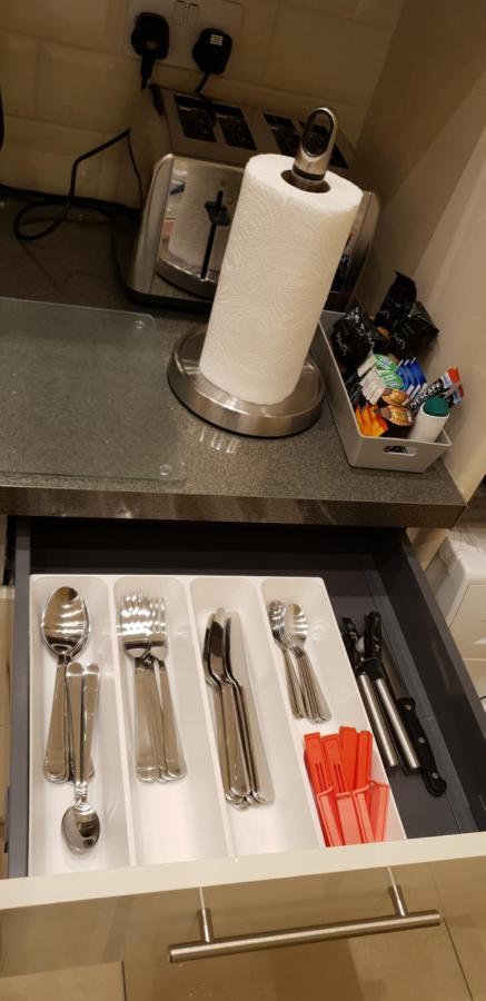 London Luxury Apartments 5 Min Walk From Ilford Station, With Free Parking Free Wifi Екстериор снимка