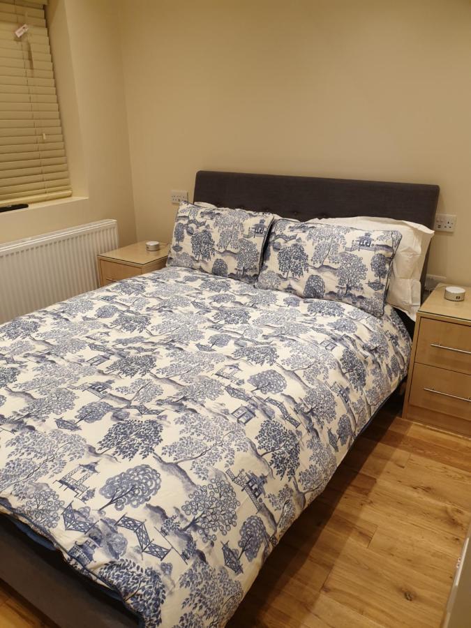 London Luxury Apartments 5 Min Walk From Ilford Station, With Free Parking Free Wifi Екстериор снимка