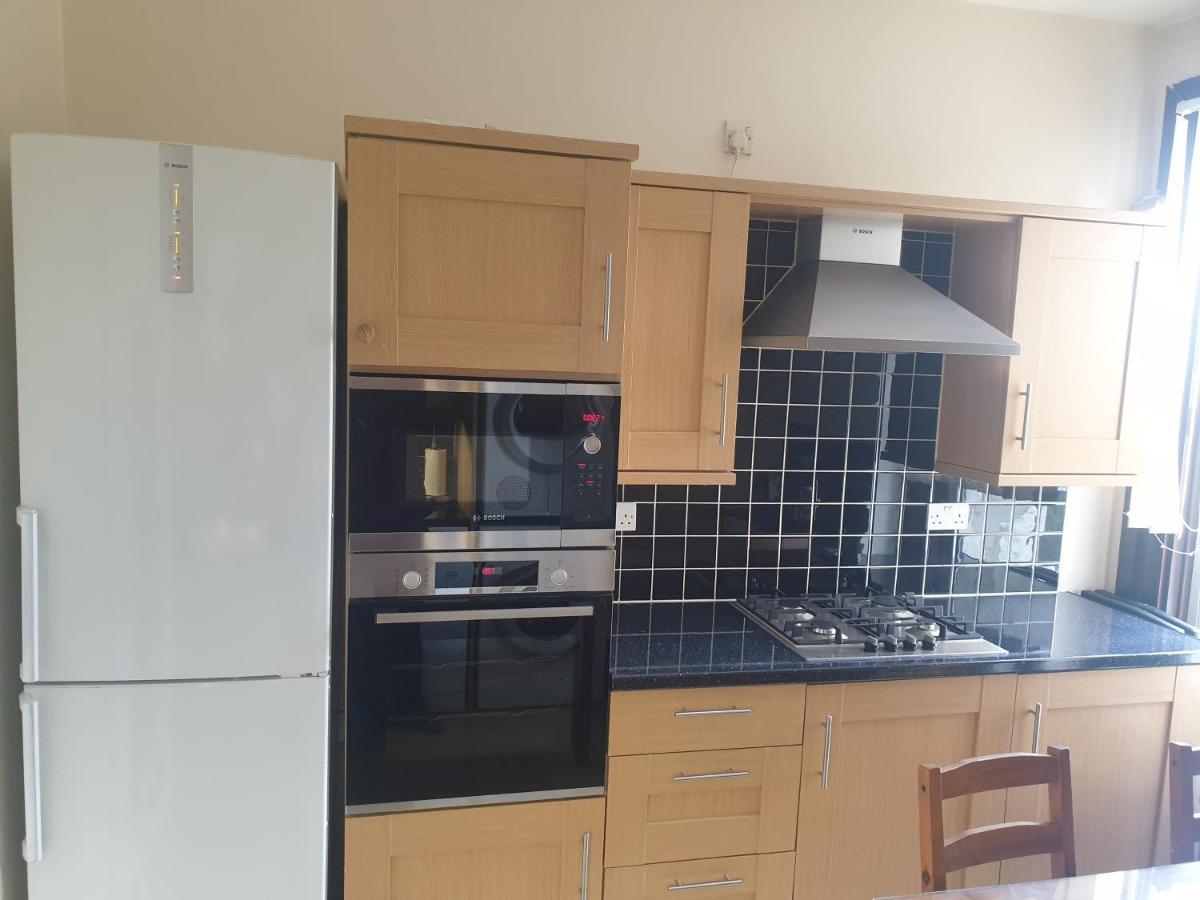 London Luxury Apartments 5 Min Walk From Ilford Station, With Free Parking Free Wifi Екстериор снимка