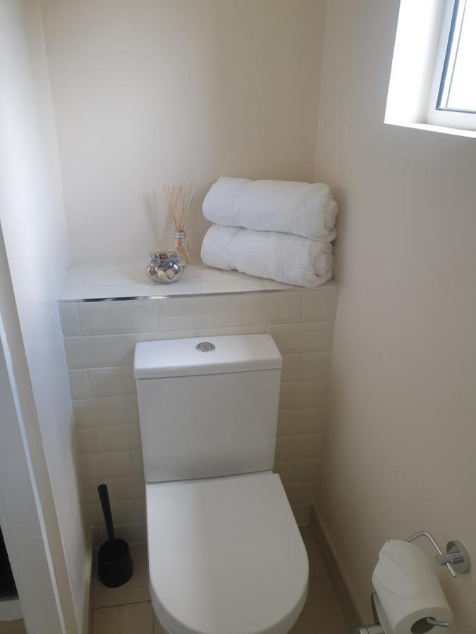 London Luxury Apartments 5 Min Walk From Ilford Station, With Free Parking Free Wifi Екстериор снимка