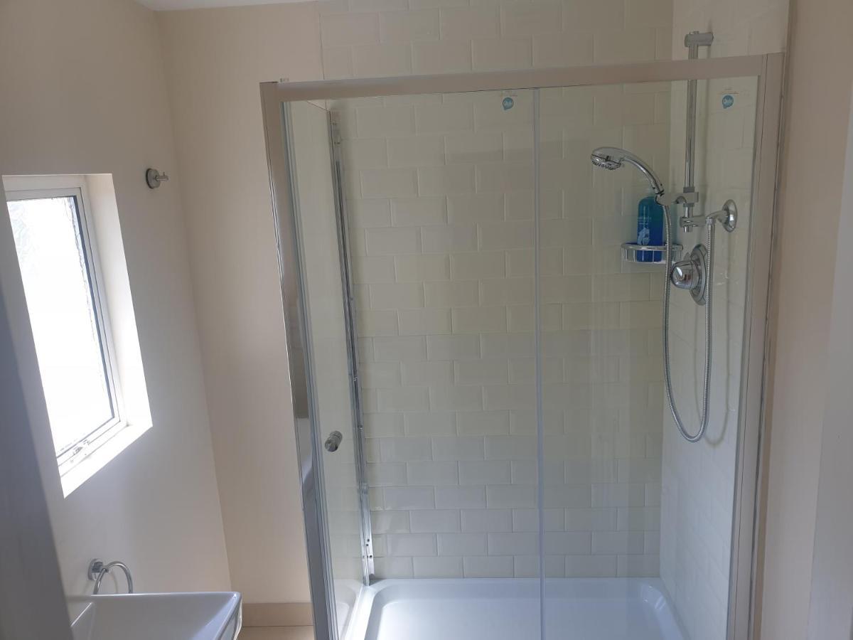 London Luxury Apartments 5 Min Walk From Ilford Station, With Free Parking Free Wifi Екстериор снимка