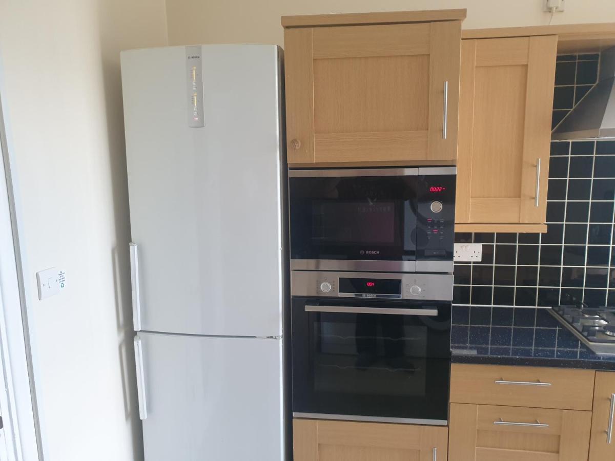 London Luxury Apartments 5 Min Walk From Ilford Station, With Free Parking Free Wifi Екстериор снимка