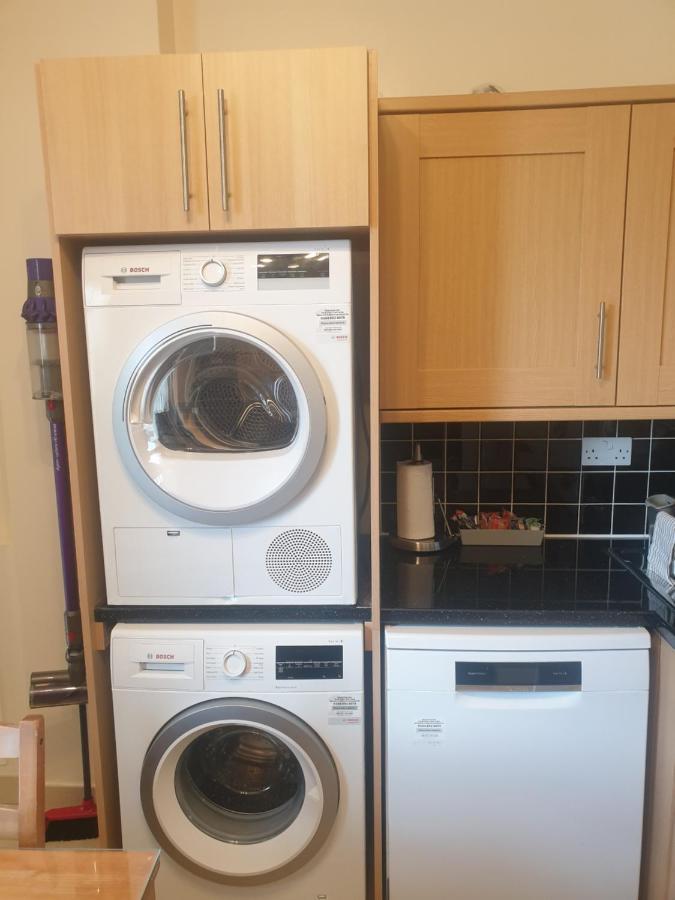 London Luxury Apartments 5 Min Walk From Ilford Station, With Free Parking Free Wifi Екстериор снимка